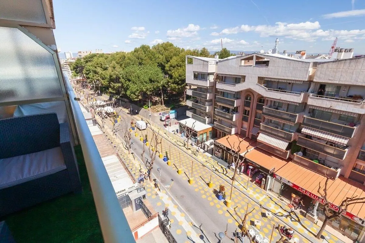 Cozy Apartment In Salou Close To The Beach İspanya